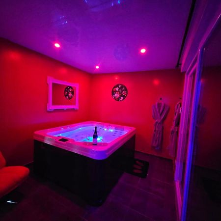 Bulles De Plaisir Hotell Saint-Maurice-l'Exil Eksteriør bilde